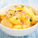 Kartoffelsalat wie bei Oma – Rezept mit Essig, Öl und Brühe. Ohne Mayo!