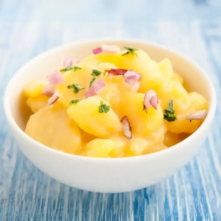 Einfaches Rezept für Kartoffelsalat wie damals bei Oma