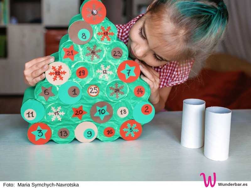 Perfekte Größe: Adventskalender aus Papprollen