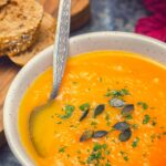 Grundrezept für einfache Kürbissuppe und drei leckere Abwandlungen dazu!