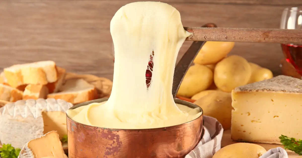 Aligot ist französischer Kartoffelbrei mit Käse
