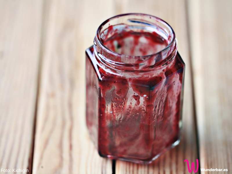 Deko mit leeren Marmeladengläsern: Wenn das Glas leer ist, fängt deine Kreativität an!