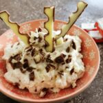 Kinderschokolade-Creme: einfaches Dessert mit Kinderriegel