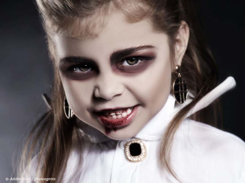 Halloween Schminken für Kinder - ganz gefährliche Vampire sind unterwegs!