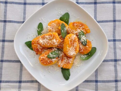 Kürbis Gnocchi Rezept | Kartoffelklößchen mit Hokkaido - Wunderbar!
