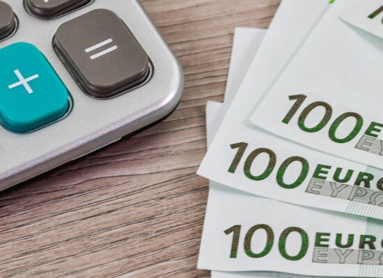 Stromanbieter in 10 Minuten wechseln und viel Geld sparen