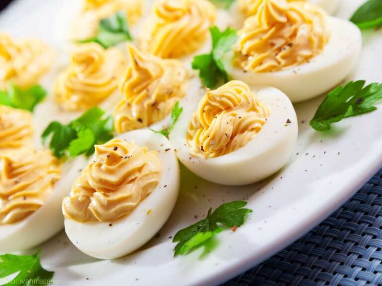 Gefüllte Eier | Rezept für schnelles Fingerfood zu Silvester