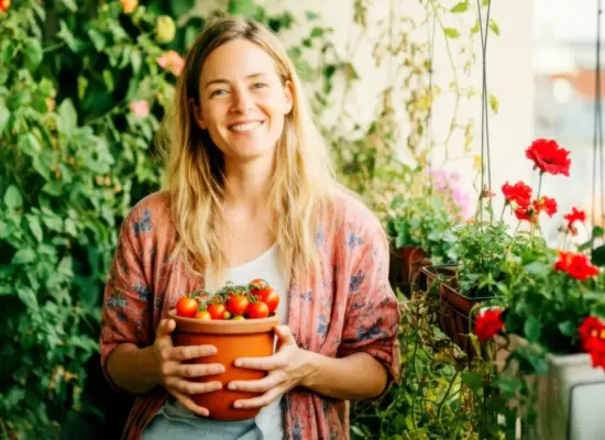 Eigene Tomaten aus dem Naschgarten auf dem Balkon. Frischer geht es nicht!