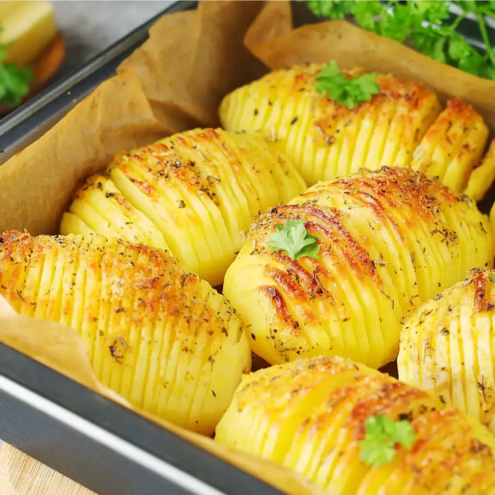 Würzige Fächerkartoffeln aus dem Backofen. Einfach zubereitet, toller Effekt!