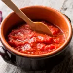 Das köstliche Grundrezept für Tomatensoße braucht nur 6 Zutaten!