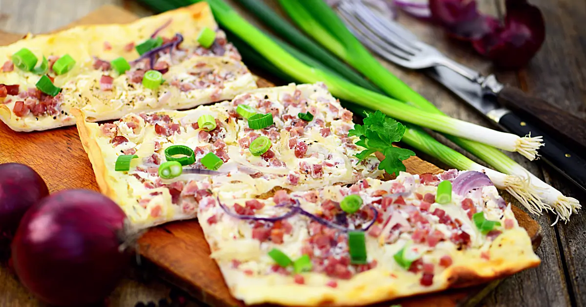 Flammkuchen klassisch, vegetarisch und vegan