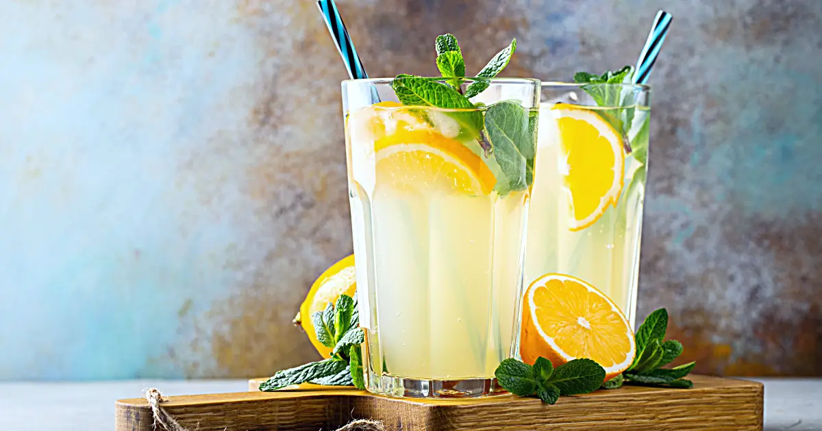 Selbstgemachte Limonade – kühl und erfrischend