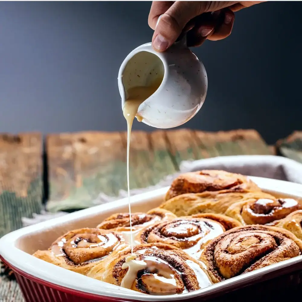 Einfaches Rezept für Apfel Zimtschnecken mit Vanilleguss