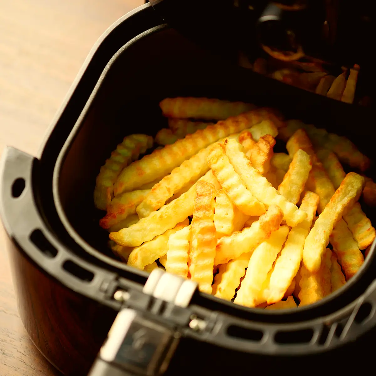 Garzeiten beachten: knusprige Pommes aus dem Airfryer