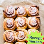 Schwedische Zimtschnecken (Kanelbullar) ganz einfach selber machen – mit fluffigem Hefeteig, zimtiger Füllung und saftigem Ergebnis. Schnell, gelingsicher & unwiderstehlich lecker!