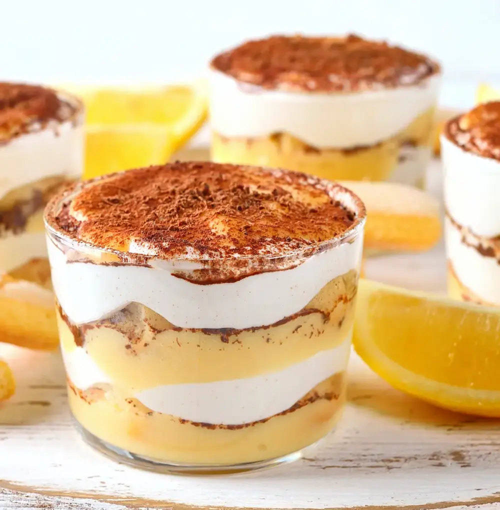 Zitronen Tiramisu mit Limoncello im Glas