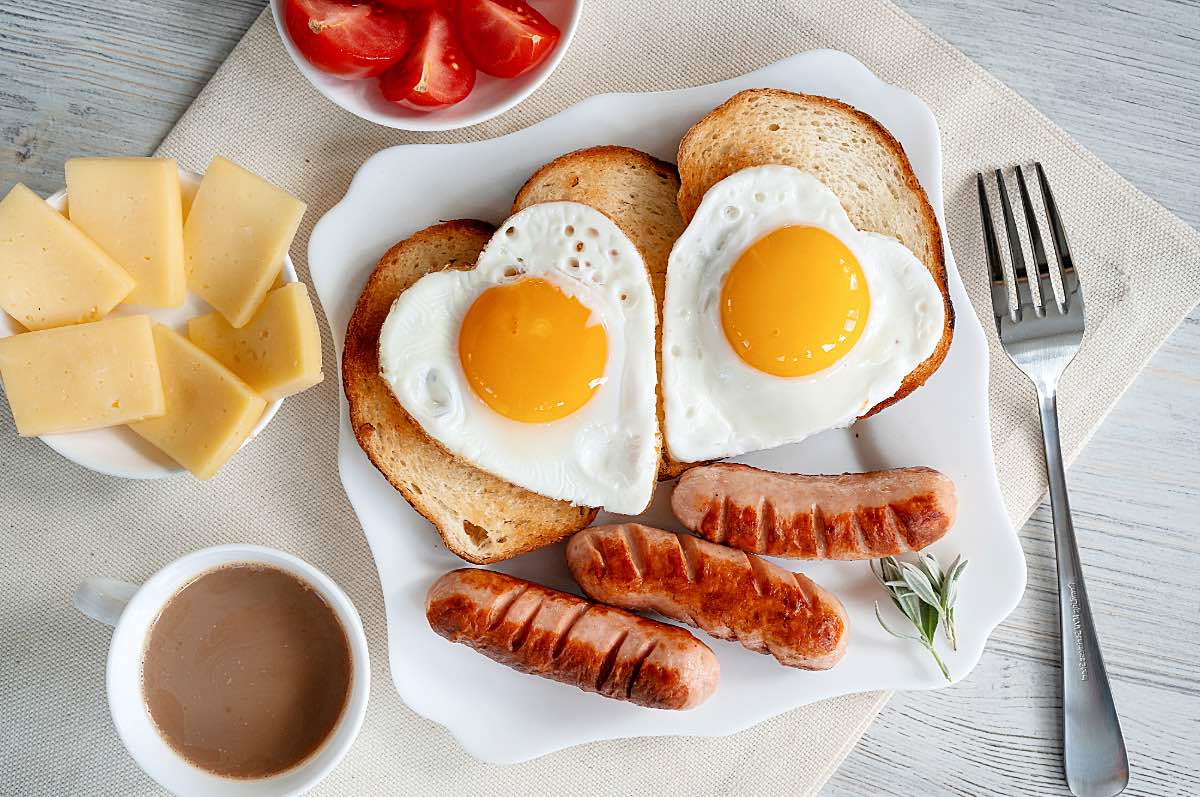 Herzhaftes Valentinstags-Frühstück