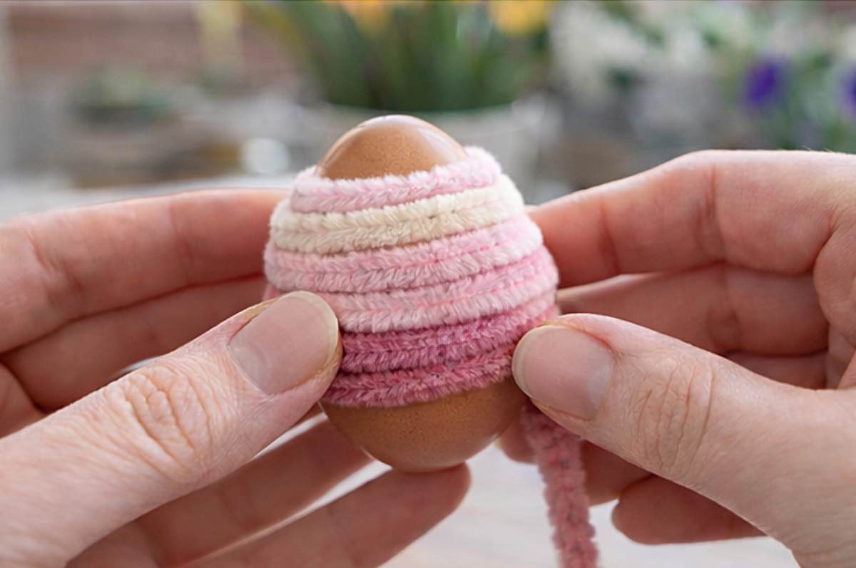 Osterdeko aus Pfeifenputzern