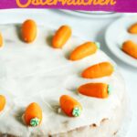 Dieser Möhrenkuchen ist perfekt für Ostern, denn er lässt sich wunderbar vorbereiten und bleibt lange saftig. Der Karottenkuchen wird in der Springform gebacken und mit Frischkäse-Frosting und Marzipan-Möhrchen dekoriert. Perfekt für Osterbrunch und Osterkaffee. Möhrenkuchen Rezept | Osterkuchen | Kuchen vorbereiten | Karottenkuchen einfach