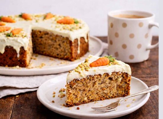 Möhrenkuchen mit Frischkäse-Topping