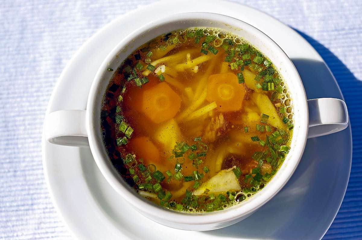 Kräftige Rindersuppe