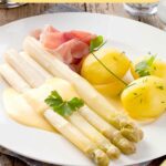 Perfekter Spargel in wenigen Schritten: Hier lernst du alles über die richtige Zubereitung von weißem Spargel – von der Vorbereitung bis zur Kochzeit. #spargel #spargelrezepte #kochenlernen
