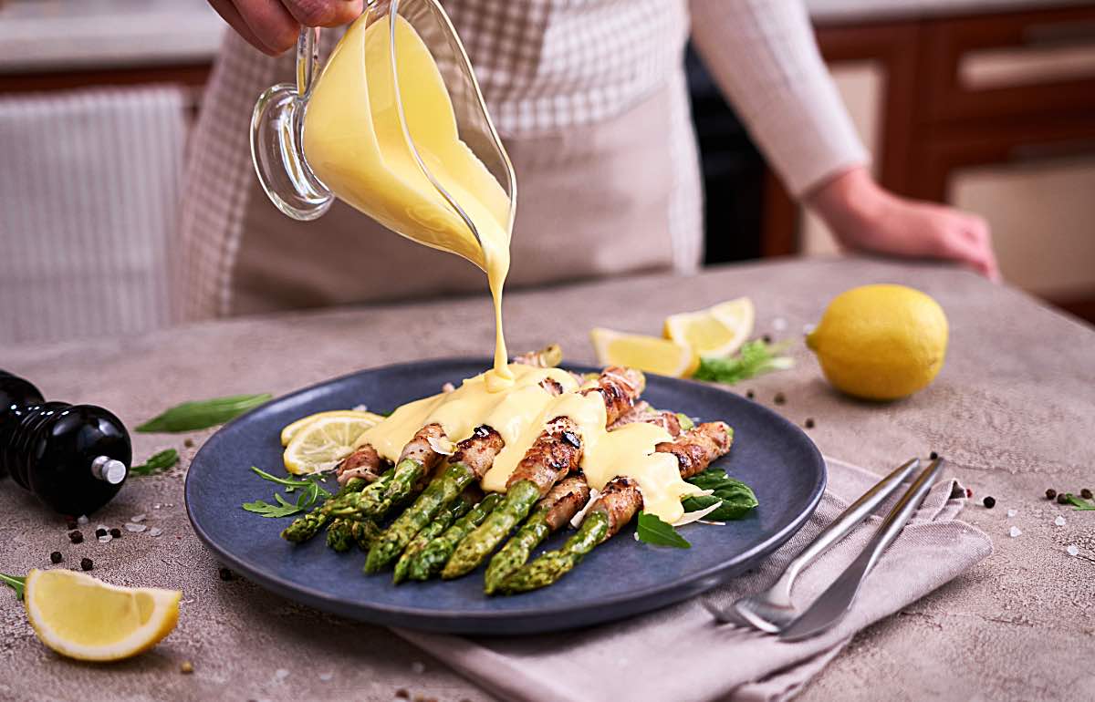 Soße zu Spargel zubereiten