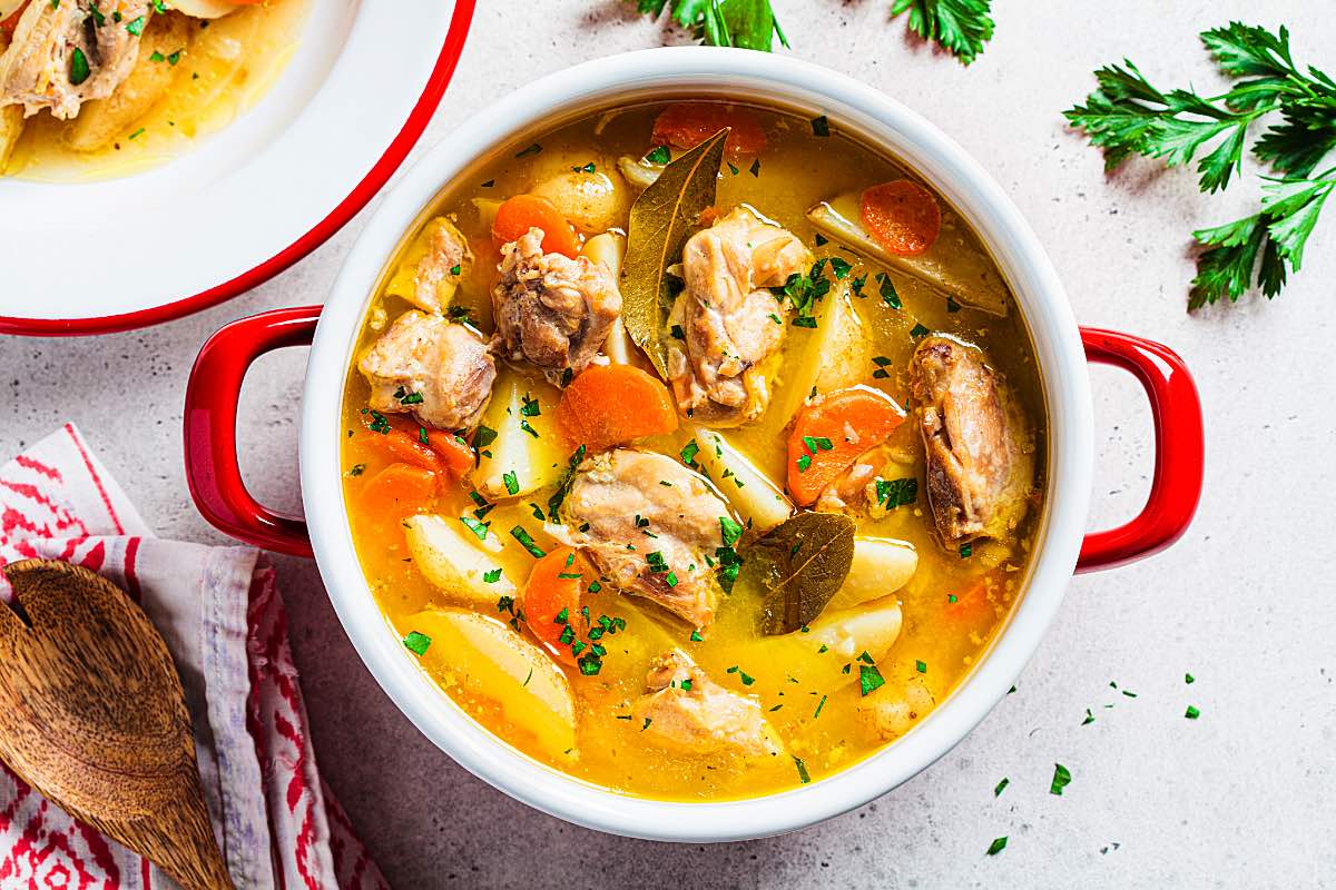 Hühnerbrühe, selbst gekocht nach Omas Rezept