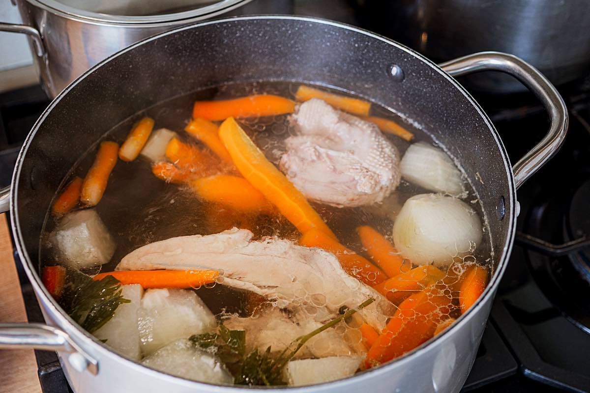 Hühnersuppe kochen nach Omas Rezept