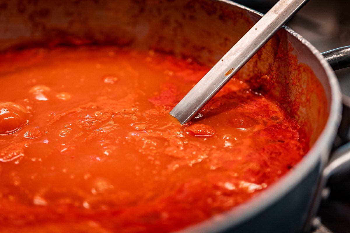 Wärmende Suppe aus Dosentomaten